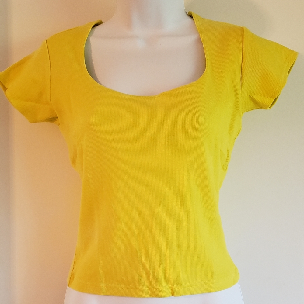 New! VICTORIA SECRET BRIGHT YELLOW SPANDEX TOP